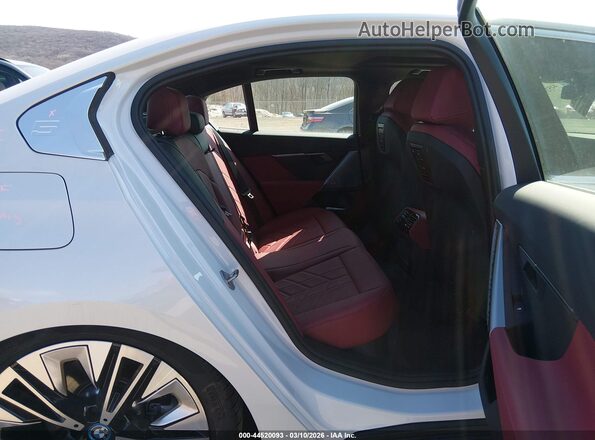 WBY13HG00SCT75368 2025 BMW OTHER Белый Вид задних сидений