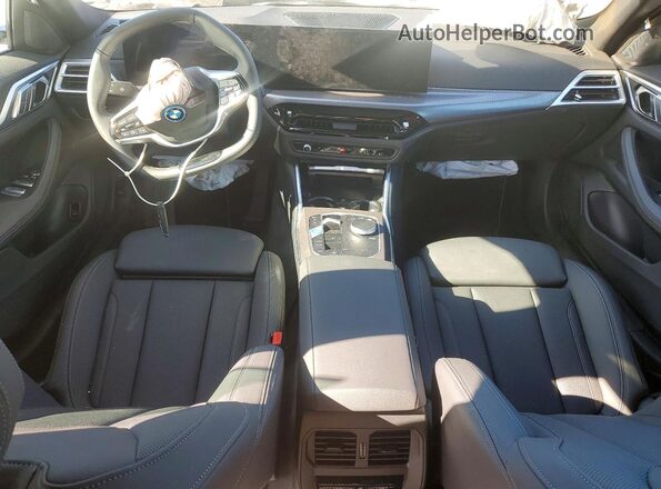 WBY23HD05SFV77355 2025 BMW I4 White Առջևի վահանակի տեսք