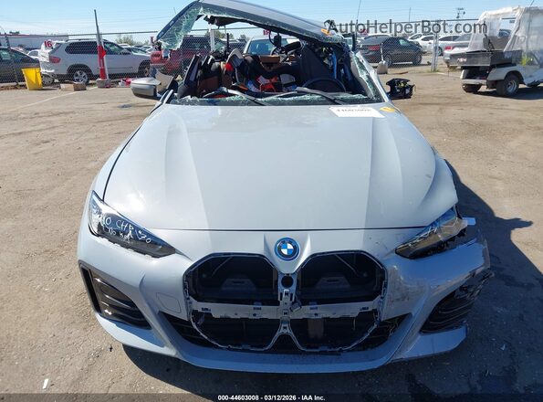 WBY33AW02RFS44467 2024 BMW I4 Blue Սարքավորումների վահանակի տեսք