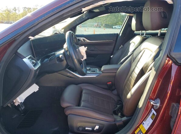 WBY33AW0XNFM84490 2022 BMW I4 Maroon Widok wnętrza z przodu
