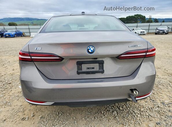 WBY33FK05RCR85281 2024 BMW OTHER Gray Вид ззаду