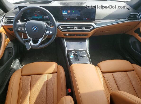 WBY43AW01PFR46491 2023 BMW I4 Green Widok deski rozdzielczej
