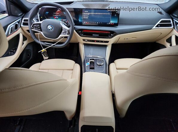 WBY43HD08SFU38183 2025 BMW I4 Silver Առջևի վահանակի տեսք