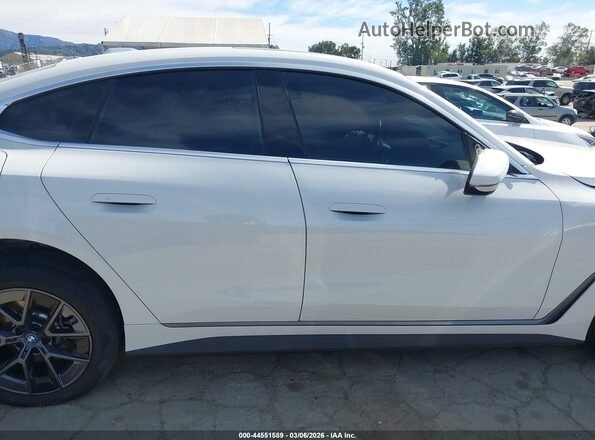 WBY73AW0XPFR44350 2023 BMW I4 White უკანა სალონის ხედი