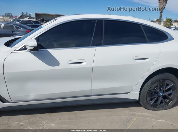 WBY73AW0XPFR44350 2023 BMW I4 White სალონის 360-გრადუსიანი ხედი