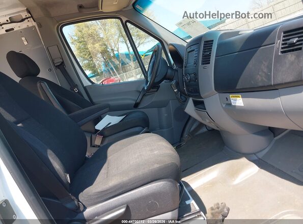 WD3PE7CD8HP531581 2017 MERCEDES-BENZ SPRINTER White Widok wnętrza z przodu