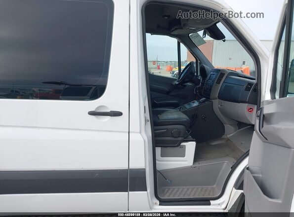 WD3PE7CD9HP386986 2017 MERCEDES-BENZ SPRINTER White წინა სალონის ხედი