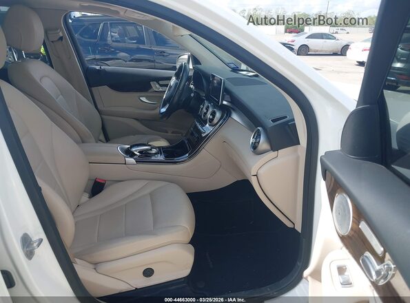 WDC0G4JB4GF016044 2016 MERCEDES-BENZ GLC 300 Белый Вид салона спереди