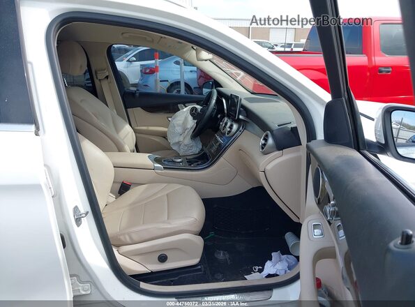 WDC0G4JB9KV124738 2019 MERCEDES-BENZ GLC 300 White Սալոնի դիմացի տեսք