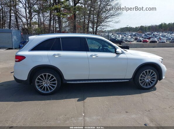 WDC0G4KB3JV065585 2018 MERCEDES-BENZ GLC 300 White Вид задньої частини салону