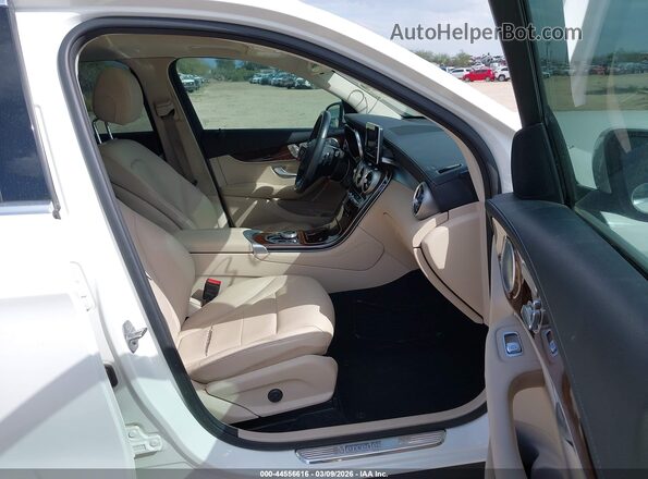 WDC0G4KB5KF605966 2019 MERCEDES-BENZ GLC 300 Белый Вид салона спереди