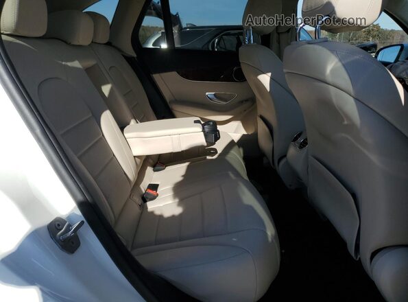 WDC0G4KB7GF089925 2016 MERCEDES-BENZ GLC-CLASS White Widok wnętrza z tyłu