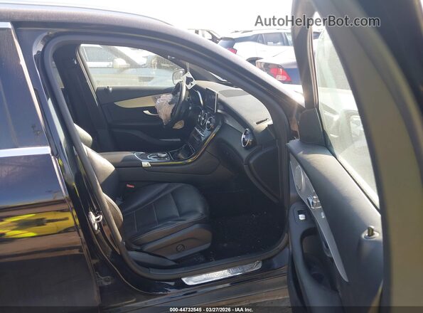 WDC0G4KB7HF135836 2017 MERCEDES-BENZ GLC 300 Черный Вид салона спереди