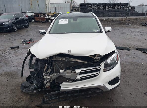 WDC0G4KBXKV153082 2019 MERCEDES-BENZ GLC 300 White Vista del cuadro de instrumentos