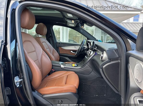 WDC0G8EB4LF689590 2020 MERCEDES-BENZ GLC 300 Black Front interior view