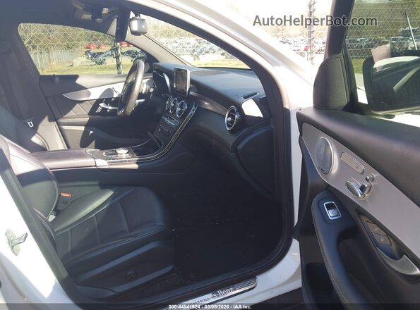 WDC0J4KB4KF588689 2019 MERCEDES-BENZ GLC 300 COUPE White Widok wnętrza z przodu