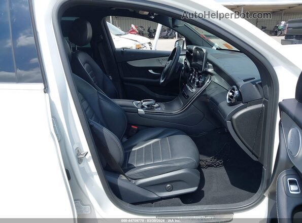 WDC0J4KB6KF667362 2019 MERCEDES-BENZ GLC 300 COUPE White Widok wnętrza z przodu