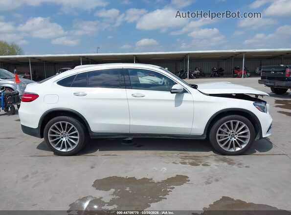 WDC0J4KB6KF667362 2019 MERCEDES-BENZ GLC 300 COUPE White Widok wnętrza z tyłu