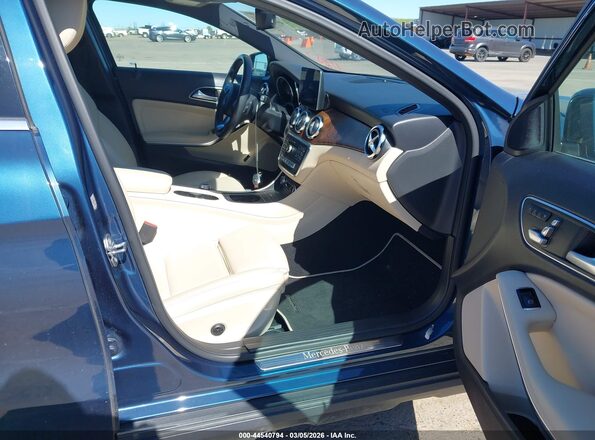 WDCTG4EB1KJ610619 2019 MERCEDES-BENZ GLA 250 Blue Widok wnętrza z przodu