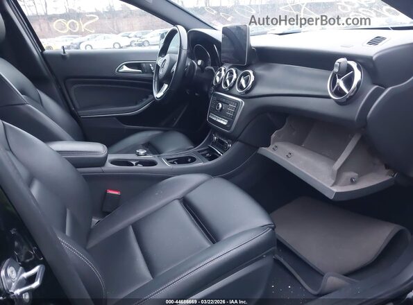 WDCTG4EB1KU011086 2019 MERCEDES-BENZ GLA 250 Black Вид салону спереду