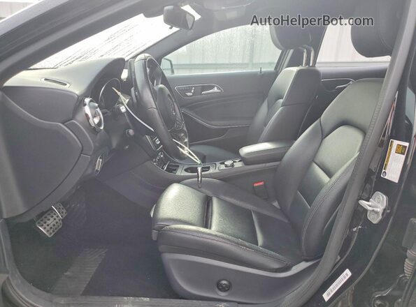 WDCTG4EB4JJ383408 2018 MERCEDES-BENZ GLA-CLASS Black Widok deski rozdzielczej