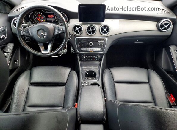 WDCTG4EB4JJ383408 2018 MERCEDES-BENZ GLA-CLASS Black Widok zestawu wskaźników