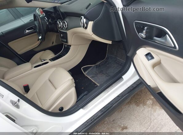 WDCTG4EB4LU023623 2020 MERCEDES-BENZ GLA 250 Cream Սալոնի դիմացի տեսք