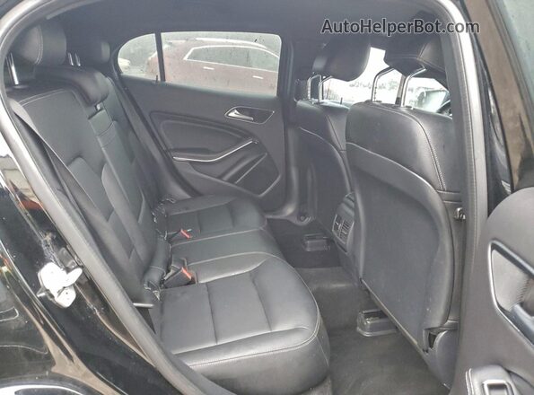 WDCTG4EB5JJ404850 2018 MERCEDES-BENZ GLA Black Vista interior trasera