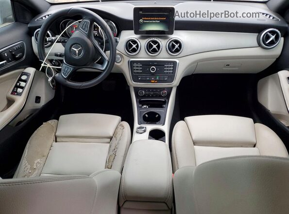 WDCTG4EB6GJ255678 2016 MERCEDES-BENZ GLA Silver Vista del salpicadero