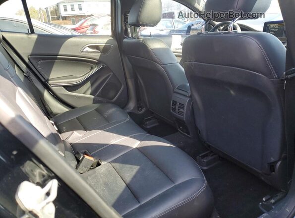 WDCTG4EB6HJ325049 2017 MERCEDES-BENZ GLA Черный Вид задней части салона