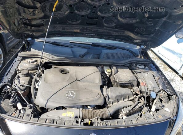 WDCTG4EB6HJ325049 2017 MERCEDES-BENZ GLA Черный Вид подкапотного пространства