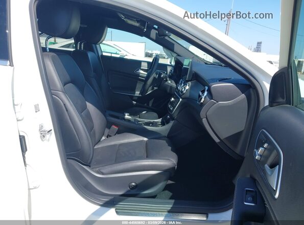 WDCTG4EB7LJ650219 2020 MERCEDES-BENZ GLA 250 Белый Вид салона спереди