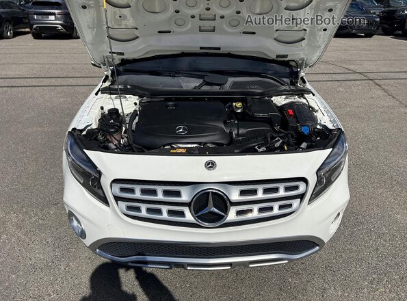 WDCTG4EB8KJ587551 2019 MERCEDES-BENZ GLA White Առջևի վահանակի տեսք