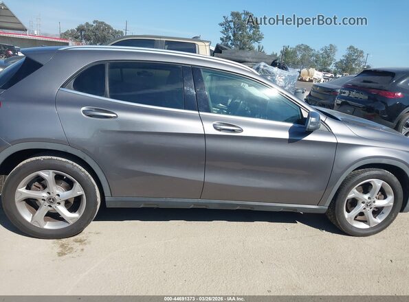 WDCTG4EB9KJ542912 2019 MERCEDES-BENZ GLA 250 Gray Սալոնի հետևի տեսք