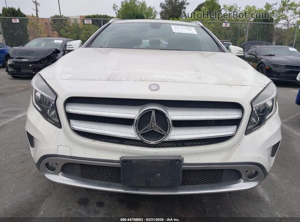 WDCTG4GB4GJ224720 2016 MERCEDES-BENZ GLA 250 White Vista del cuadro de instrumentos