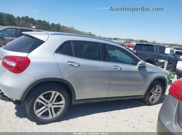WDCTG4GB5GJ198564 2016 MERCEDES-BENZ GLA 250 Серебряный Вид задней части салона