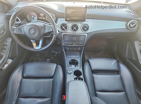 WDCTG4GBXGJ232921 2016 MERCEDES-BENZ GLA Black Vista del salpicadero