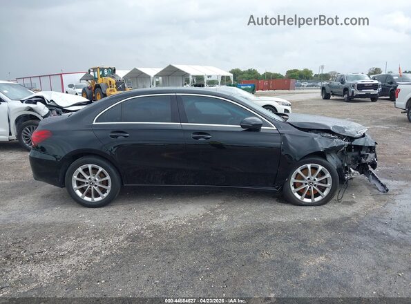 WDD3G4EB0KW022421 2019 MERCEDES-BENZ A 220 Black Вид задньої частини салону