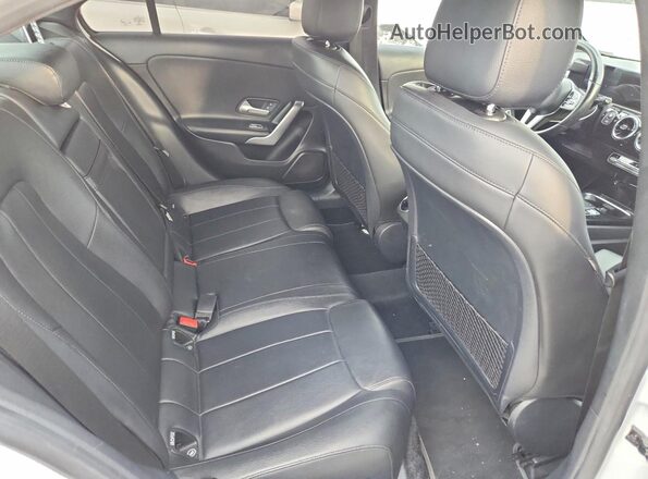 WDD3G4EB2KW016961 2019 MERCEDES-BENZ A White Հետևի նստատեղերի տեսք
