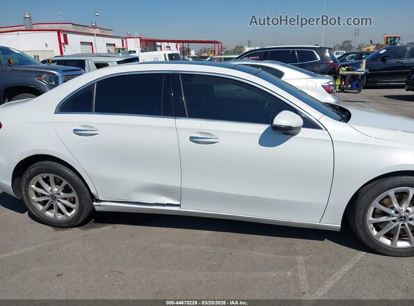 WDD3G4EB2LW038184 2020 MERCEDES-BENZ A 220 White Widok wnętrza z tyłu