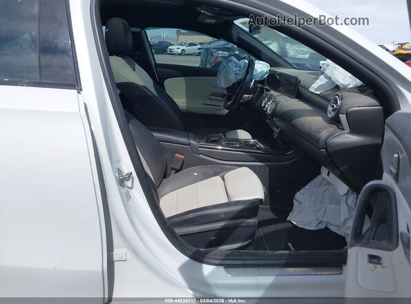 WDD3G4EB3KW022316 2019 MERCEDES-BENZ A 220 White Vista interior delantera