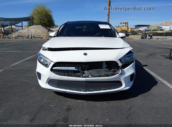 WDD3G4EB4KW014256 2019 MERCEDES-BENZ A 220 White Вид спереду