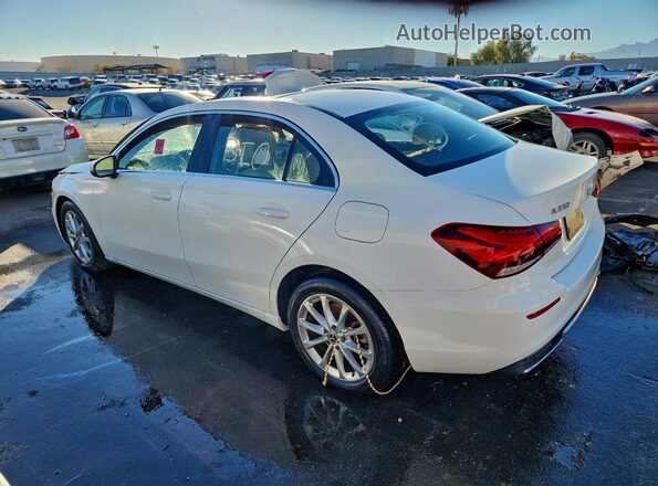 WDD3G4EB5KW036119 2019 MERCEDES-BENZ A White Trasero izquierdo