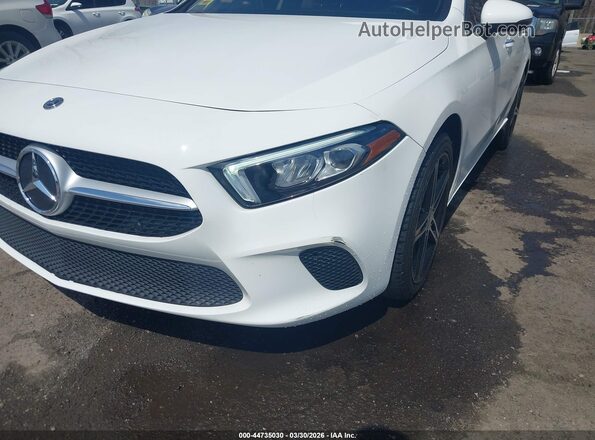WDD3G4EB7KW029172 2019 MERCEDES-BENZ A 220 White Widok z przodu