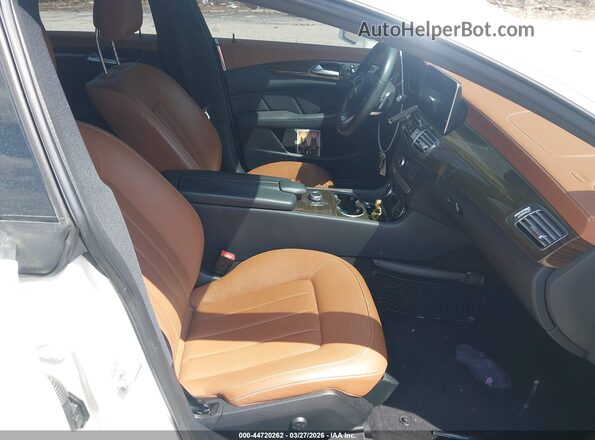 WDDLJ6HB3GA160130 2016 MERCEDES-BENZ CLS-CLASS Белый Вид салона спереди