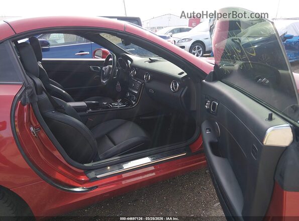 WDDPK3JA0HF137262 2017 MERCEDES-BENZ SLC 300 Красный 
