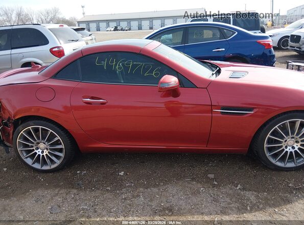 WDDPK3JA0HF137262 2017 MERCEDES-BENZ SLC 300 Красный 