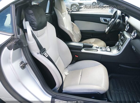 WDDPK3JA6GF119394 2016 MERCEDES-BENZ SLK 300 Серебряный Вид салона спереди