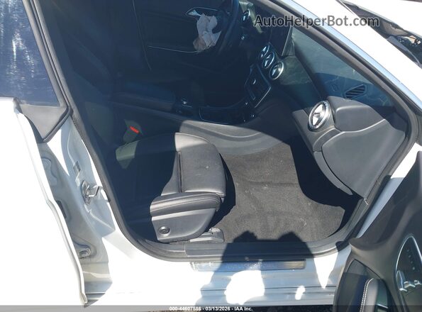 WDDSJ4EB0JN692312 2018 MERCEDES-BENZ CLA 250 White წინა სალონის ხედი