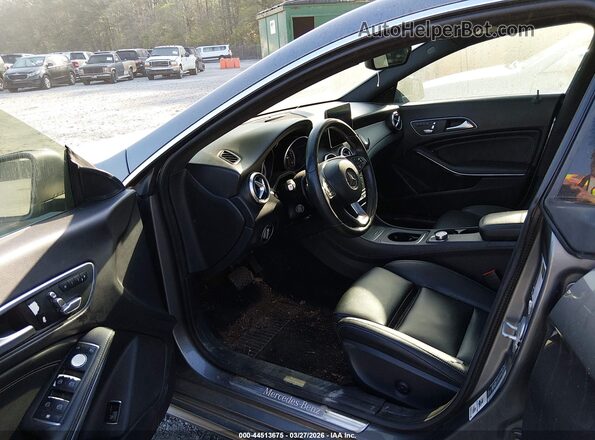 WDDSJ4EB1JN507698 2018 MERCEDES-BENZ CLA 250 Gray Widok wnętrza z przodu